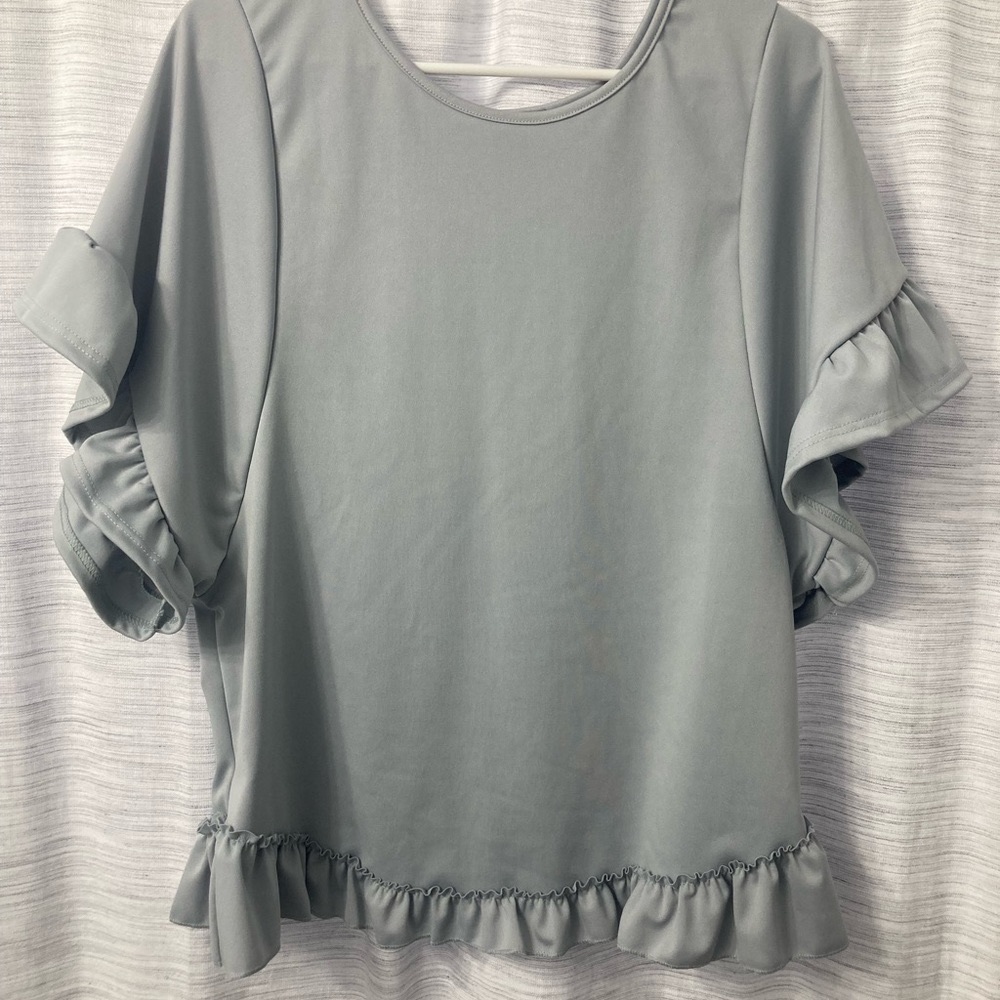 Gray top - Picture 3 of 4